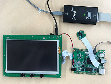 JTAGエミュレータ「J-Link」と「AP-RZA2-0A」含むサンプルプログラムの接続